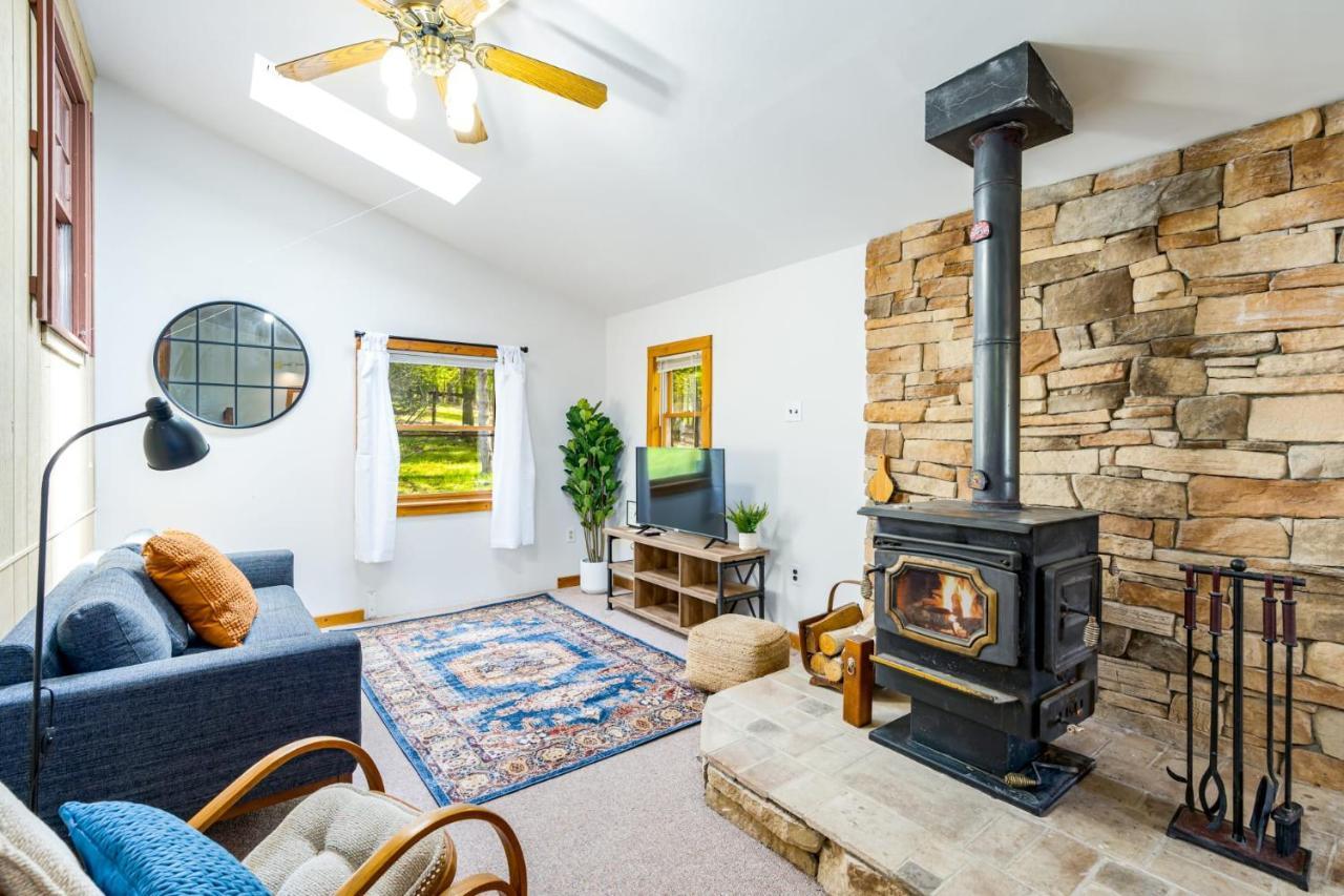 River Access Cabin With Hot Tub, Fire Pit, & Wifi! Morton Grove Exteriér fotografie