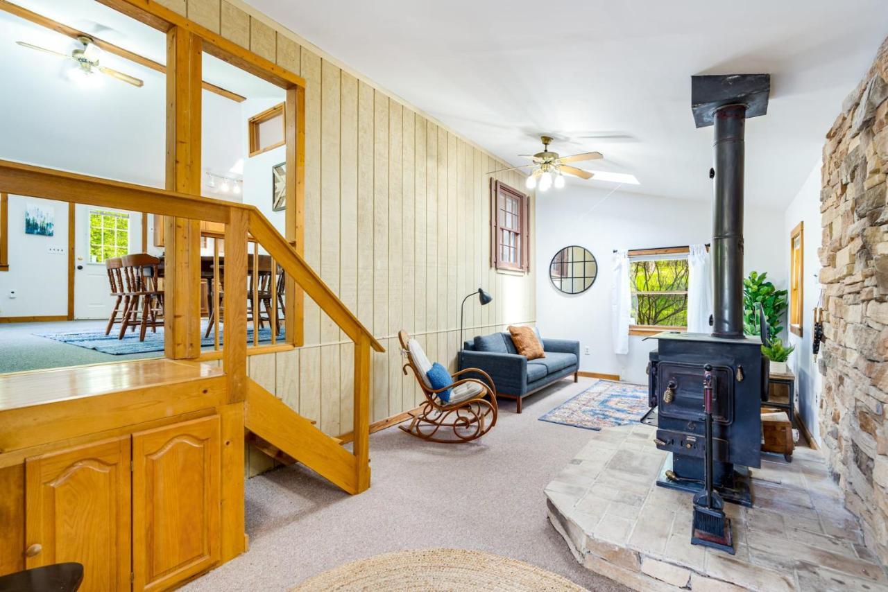 River Access Cabin With Hot Tub, Fire Pit, & Wifi! Morton Grove Exteriér fotografie