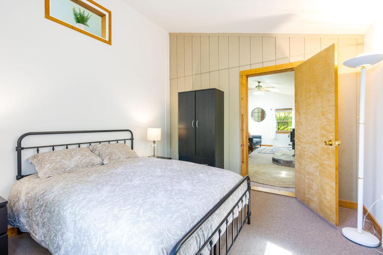River Access Cabin With Hot Tub, Fire Pit, & Wifi! Morton Grove Exteriér fotografie